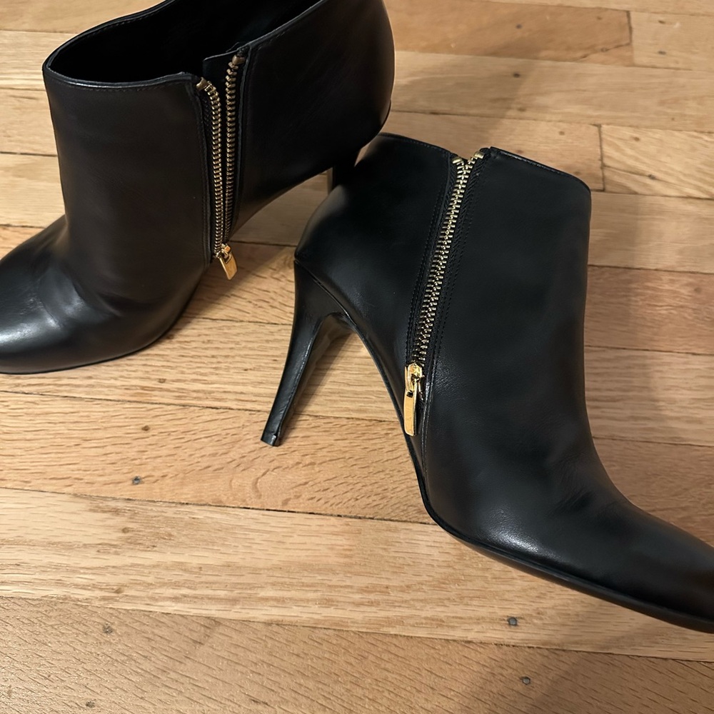 Audrey Brooke Black Ankle Booties Sleek and Polished - Picture 4 of 5